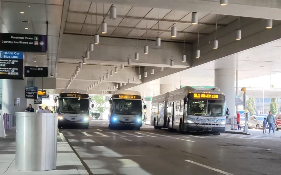 Bus Silverline Boston Logan Airport